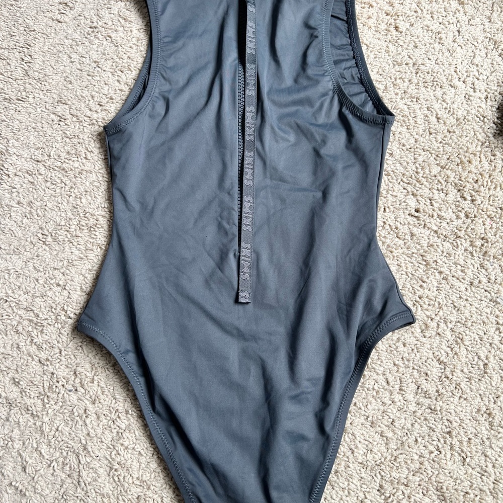 SOLD OUT ONLINE Skims sleeveless one piece in Gunmetal colour. - Picture 4 of 5